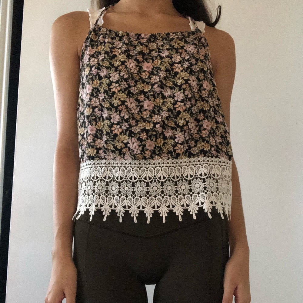 Floral and lace adjustable top